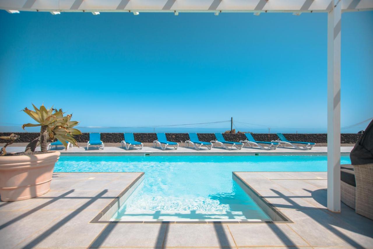 Villa Casa Conil With A Private 25 Meter Heated Pool Extérieur photo